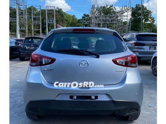 Mazda Demio Carros en venta