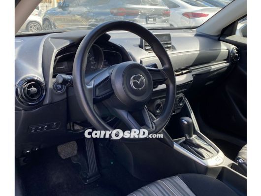 Mazda Demio Carros en venta