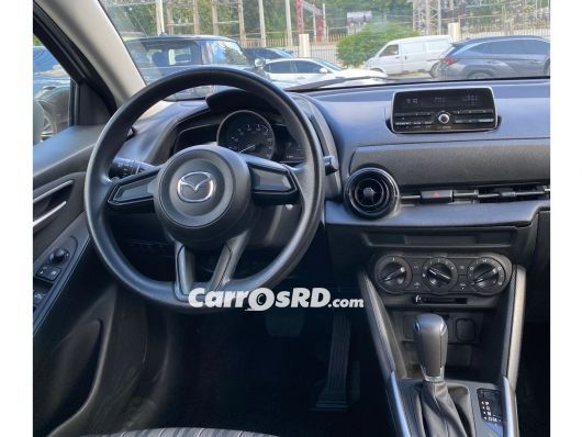 Mazda Demio Carros en venta