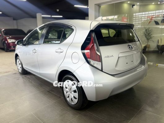 Toyota Aqua Carros en venta