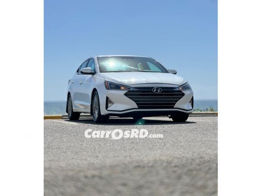 Hyundai Elantra Carros en venta