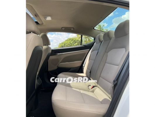 Hyundai Elantra Carros en venta