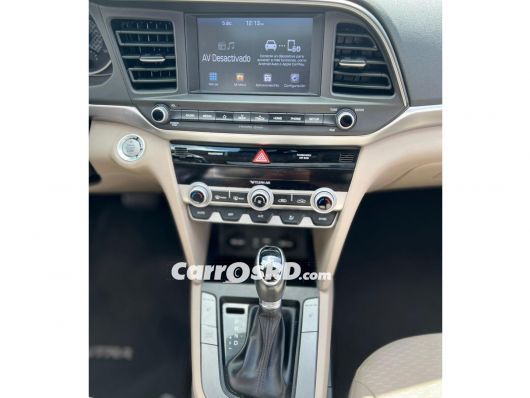 Hyundai Elantra Carros en venta