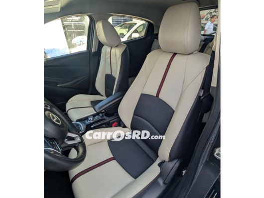 Mazda 2 Carros en venta