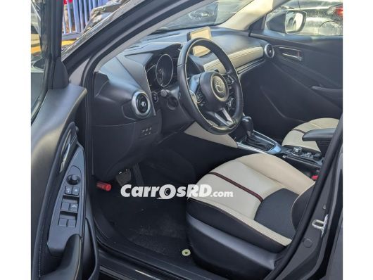 Mazda 2 Carros en venta