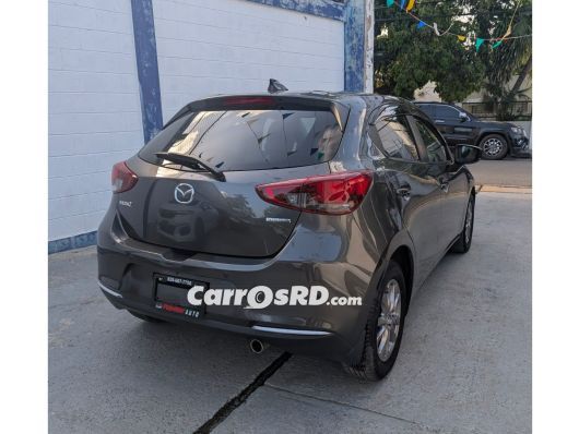 Mazda 2 Carros en venta