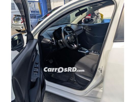 Mazda Demio Hatchback en venta