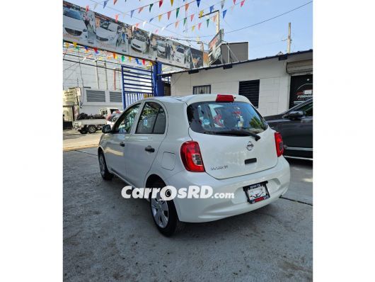 Nissan March Hatchback en venta