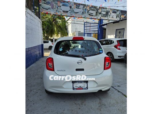 Nissan March Hatchback en venta