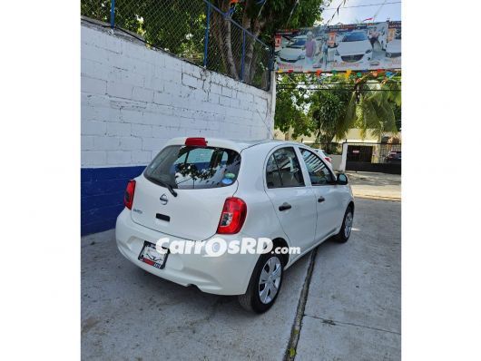 Nissan March Hatchback en venta