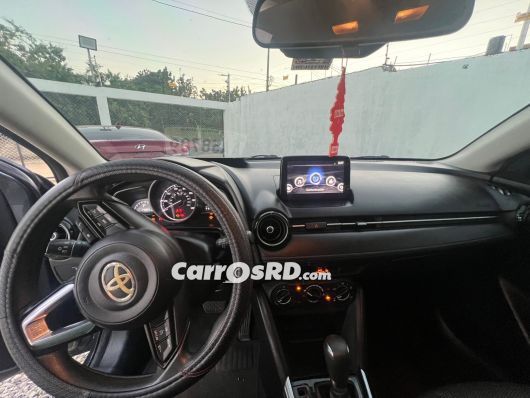 Toyota Yaris Carros en venta