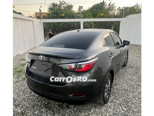 Toyota Yaris Carros en venta