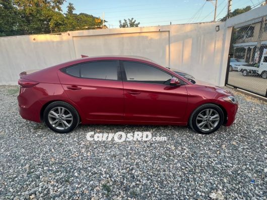 Hyundai Elantra Carros en venta