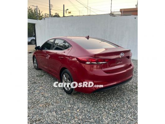 Hyundai Elantra Carros en venta