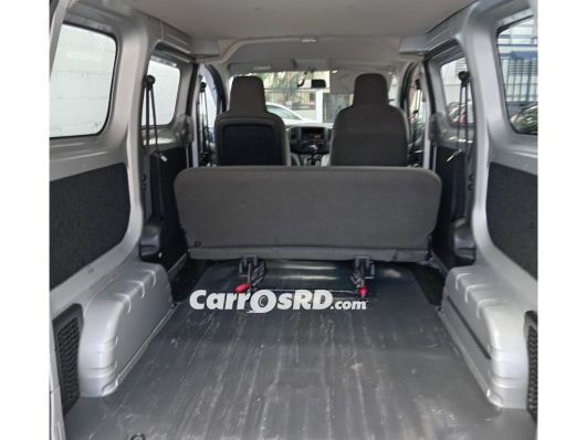 Nissan NV Minivan en venta