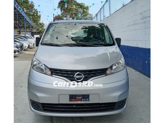 Nissan NV Minivan en venta
