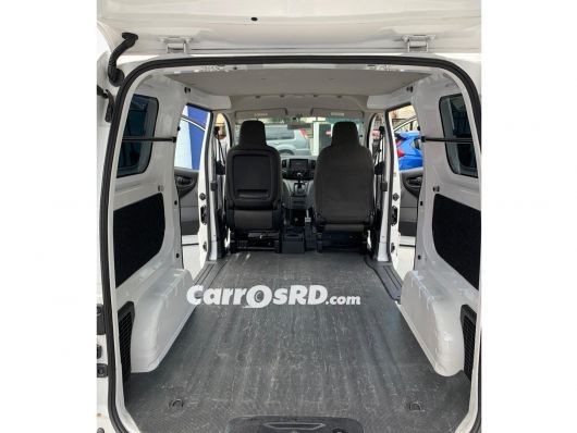 Nissan NV Minivan en venta