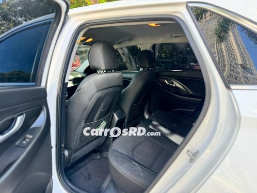 Hyundai Elantra Carros en venta