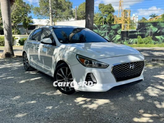 Hyundai Elantra Carros en venta