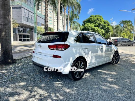 Hyundai Elantra Carros en venta