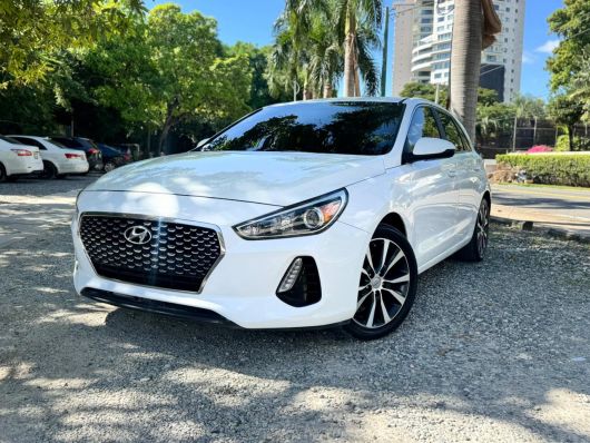 Hyundai Elantra GT en venta