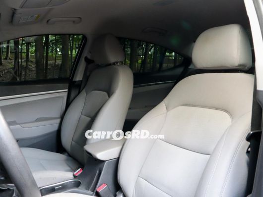 Hyundai Elantra Carros en venta