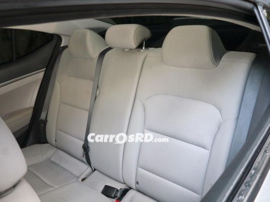Hyundai Elantra Carros en venta