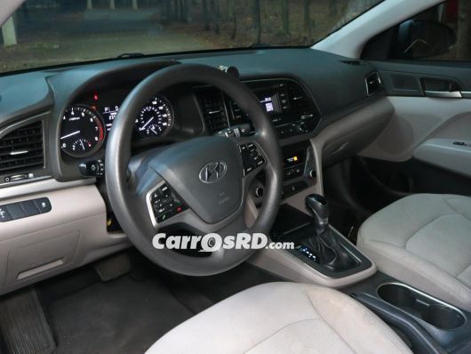 Hyundai Elantra Carros en venta