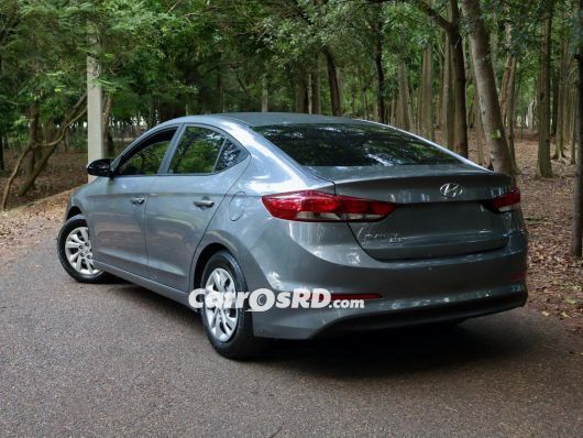 Hyundai Elantra Carros en venta