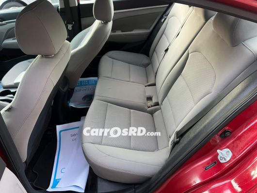 Hyundai Elantra Carros en venta