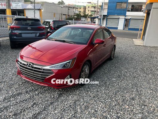 Hyundai Elantra Carros en venta