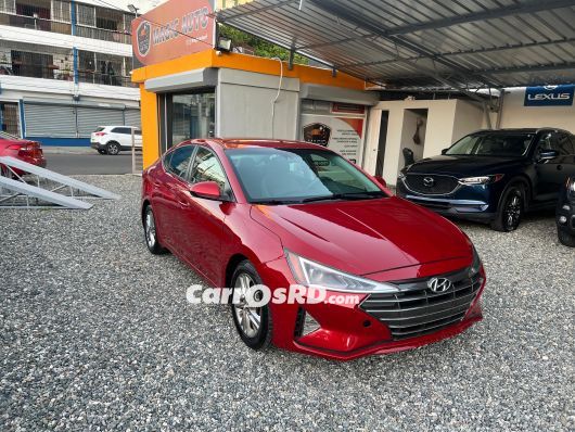 Hyundai Elantra Carros en venta