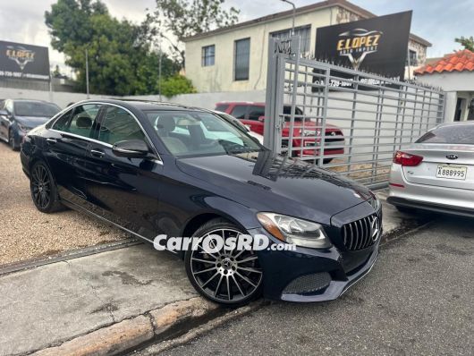 Mercedes-Benz Clase C Carros en venta