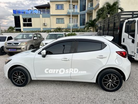 Mazda Demio Hatchback en venta