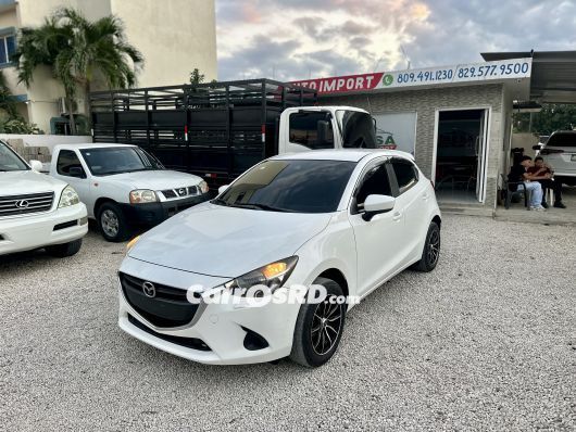 Mazda Demio Hatchback en venta