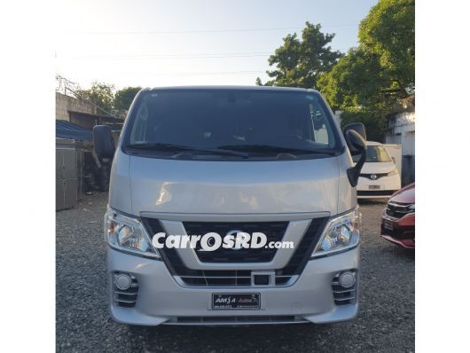 Nissan Caravan Minivan en venta