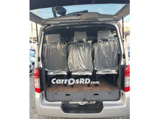 Nissan Caravan Minivan en venta