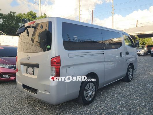 Nissan Caravan Minivan en venta