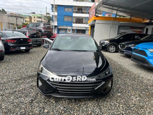 Hyundai Elantra Carros en venta