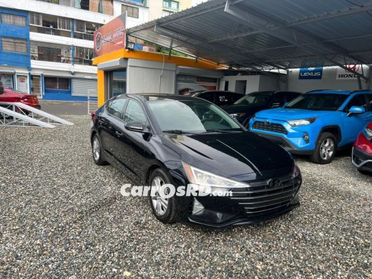 Hyundai Elantra Carros en venta