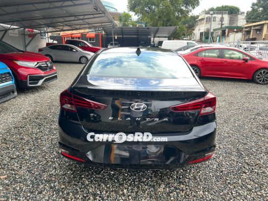 Hyundai Elantra Carros en venta