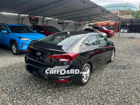 Hyundai Elantra Carros en venta