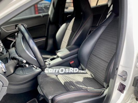 Mercedes-Benz Clase GLA Hatchback en venta