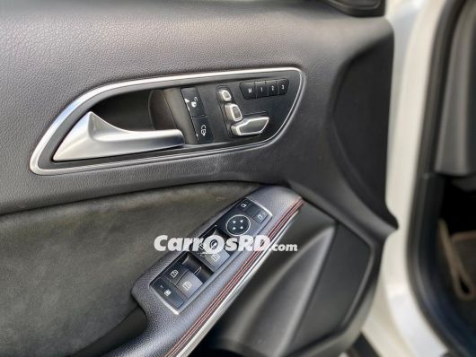 Mercedes-Benz Clase GLA Hatchback en venta