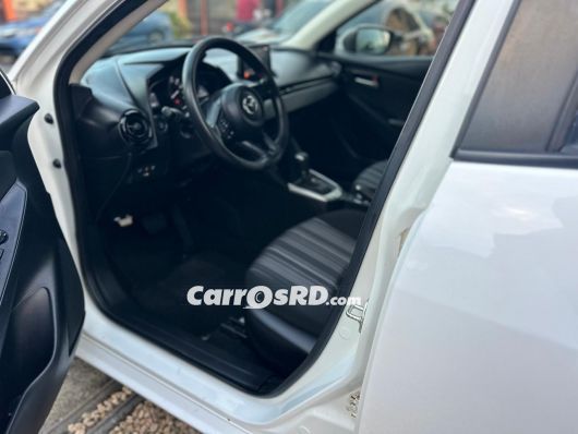 Mazda 2 Carros en venta