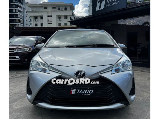 Toyota Vitz Carros en venta