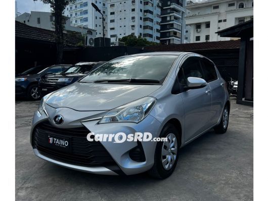 Toyota Vitz Carros en venta