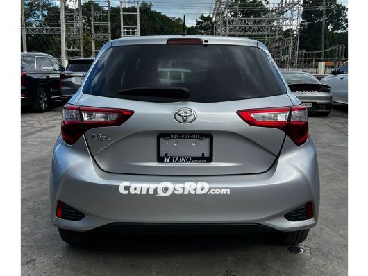 Toyota Vitz Carros en venta