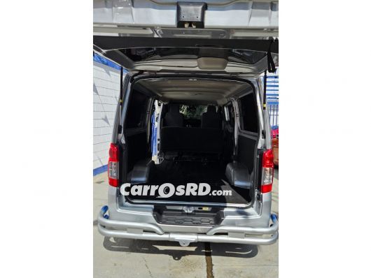 Nissan NV Autobus en venta