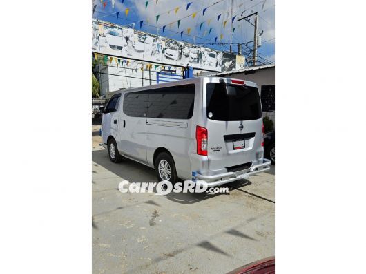 Nissan NV Autobus en venta